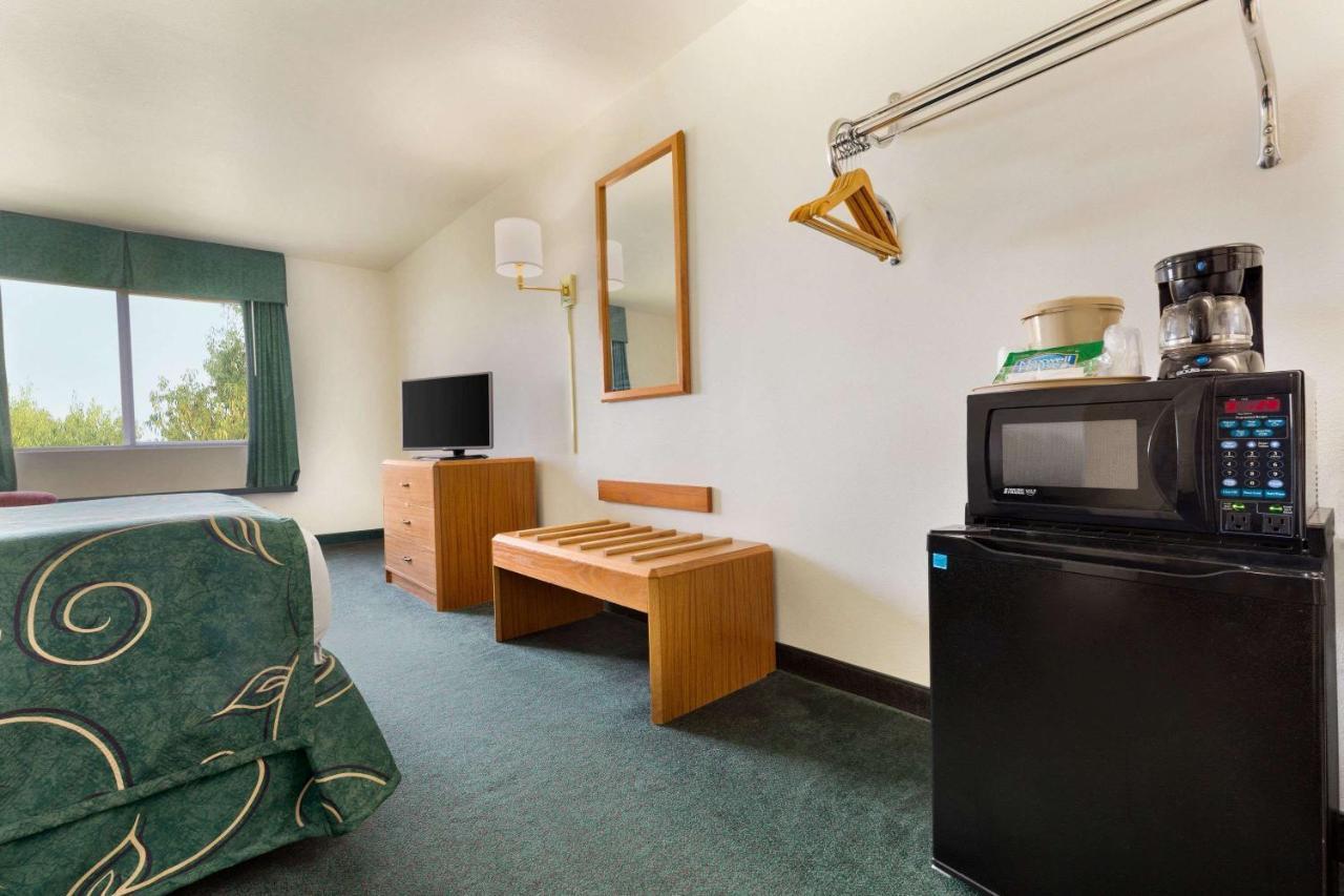 Travelodge By Wyndham Sharon Springs 외부 사진